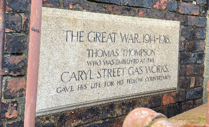 Photo of memorial to Thomas Thompson